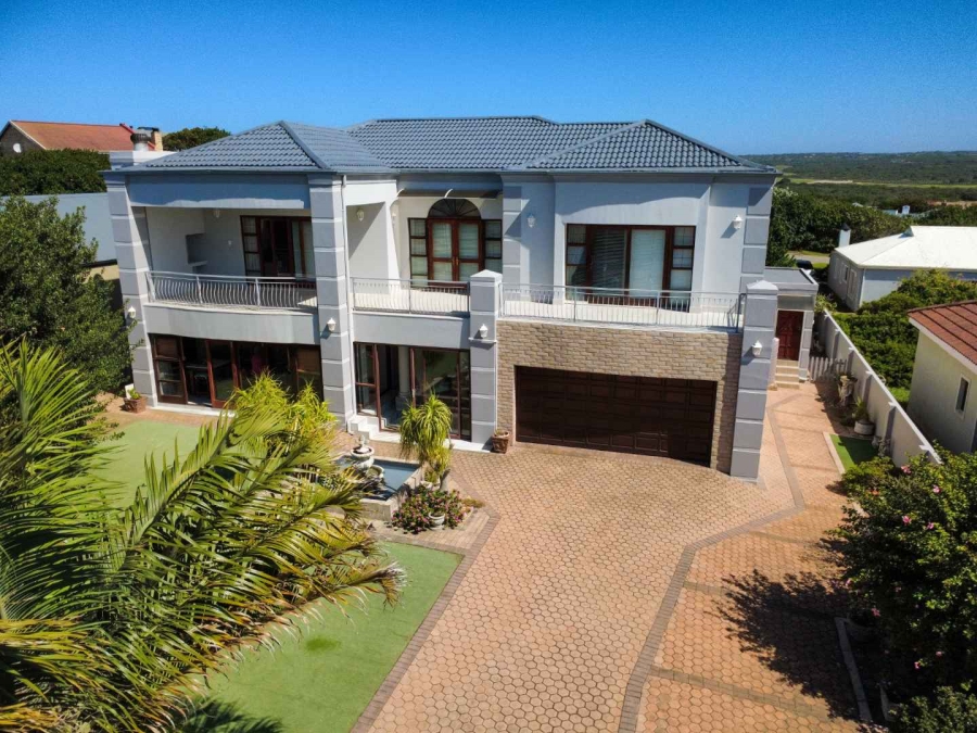 4 Bedroom Property for Sale in Stilbaai Wes Western Cape